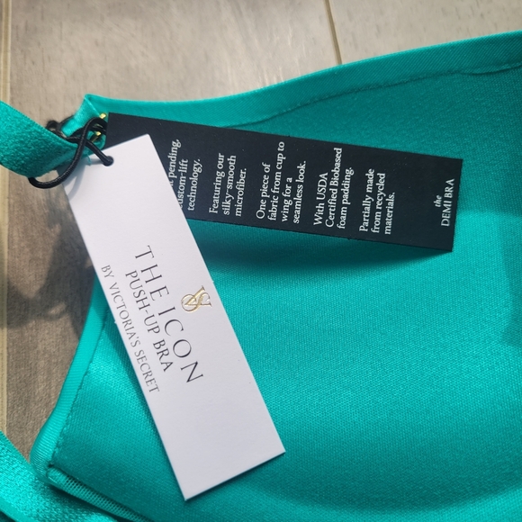 Victoria's Secret demi push up bra - Picture 3 of 5